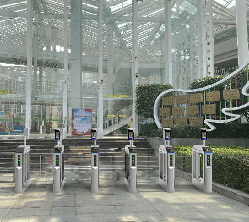 Spacious membership warehouse mall flap gate